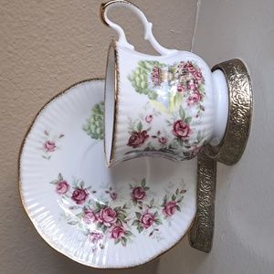 Bone China Tea Cup & Saucer ROSINA-QUEEN'S ROSES & COUNTRY 15 (C18)